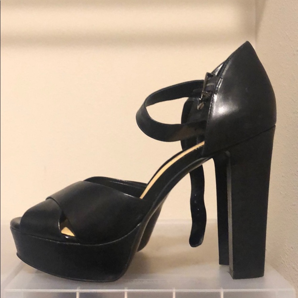 Gianni Bini Black Platform Heels